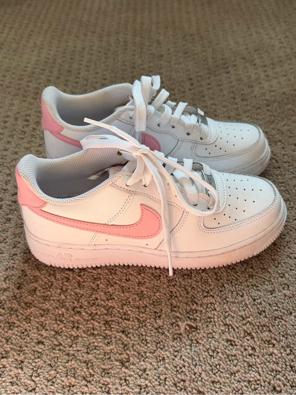 Girls Nike Air Force 1 Low Pink/ White Worn Once!